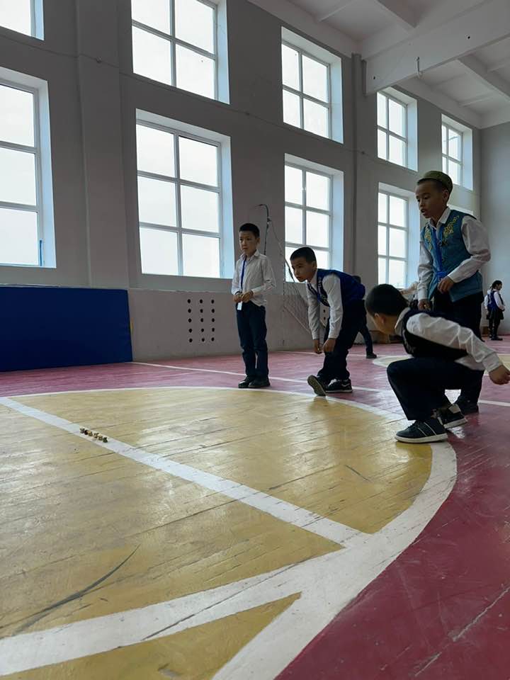 “Наурызнама-2026” іс-шарасы бойынша ұлттық спорт күнінде асық ату, бестас, тоғызқұмалақ ойындарынан жарыстар өткізілді.