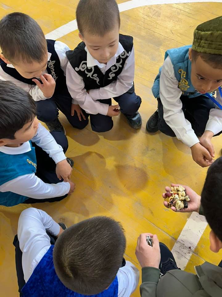 “Наурызнама-2026” іс-шарасы бойынша ұлттық спорт күнінде асық ату, бестас, тоғызқұмалақ ойындарынан жарыстар өткізілді.